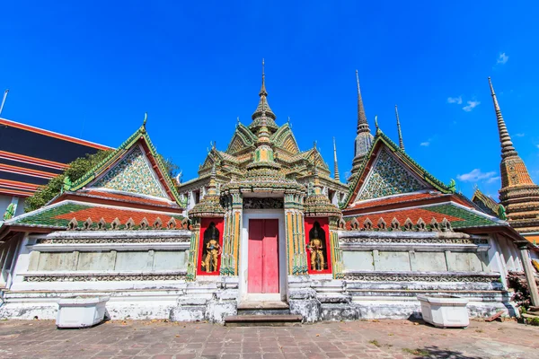 Buddhistický chrám, Wat Pho v Bangkoku — Stock fotografie