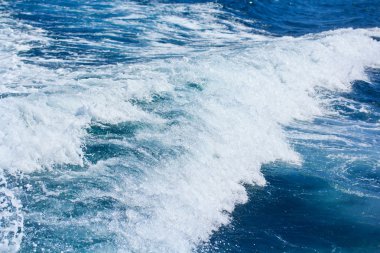 uyku modundan çıkarma gemisi tarafından neden olduğu.