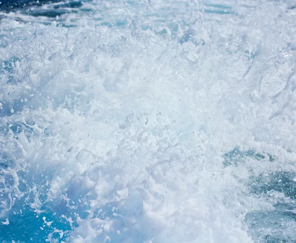 Wake caused by cruise ship. — Stock Photo, Image