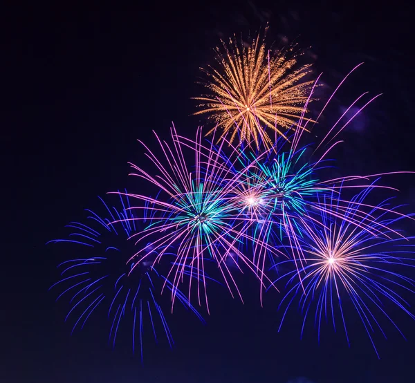 Fuegos artificiales coloridos —  Fotos de Stock