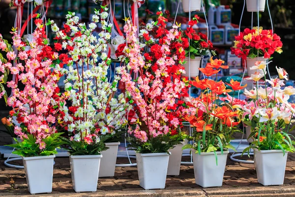 Flores artificiais — Fotografia de Stock