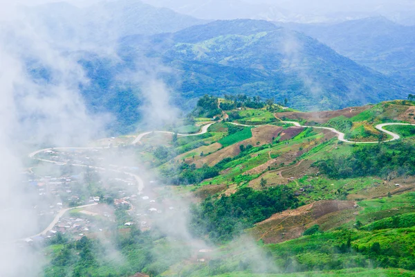 Bergweg in Phetchabun provincie — Stockfoto