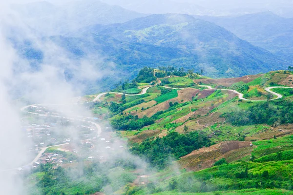 Estrada de montanha na província de Phetchabun — Fotografia de Stock