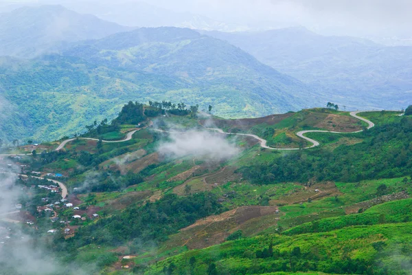 Strada di montagna nella provincia di Phetchabun — Foto Stock