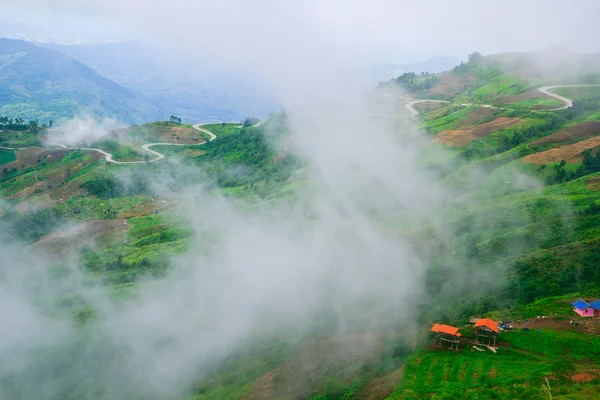 Estrada de montanha na província de Phetchabun — Fotografia de Stock