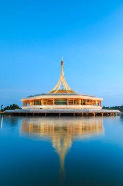Suanluang Rama 9 kamu parki Anıtı