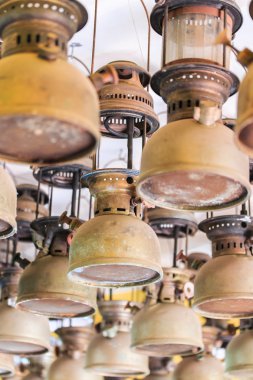 Aydınlatılmış kasırga lambalar ve fenerler