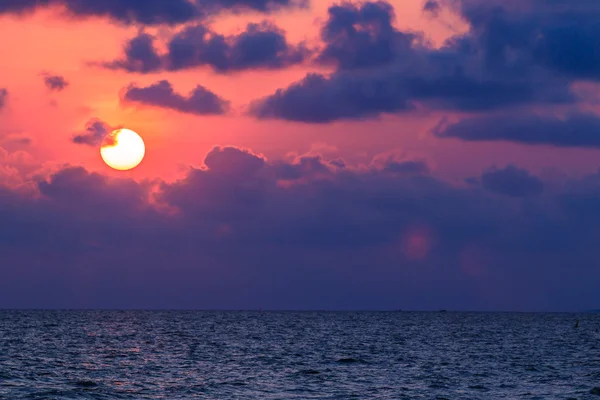 Sonnenuntergang am Meer — Stockfoto