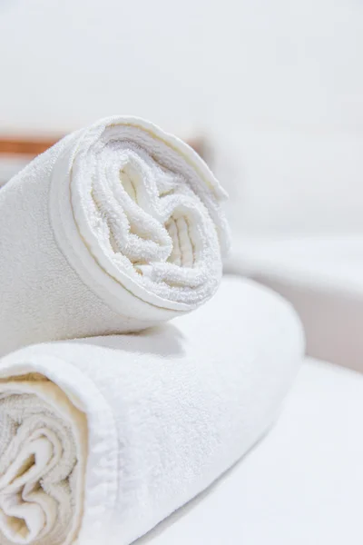 White bed and towels on the bed — Stock Photo, Image