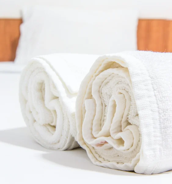 White bed and towels on the bed — Stock Photo, Image