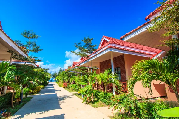 Resort hotel and bungalow — Stock Photo, Image