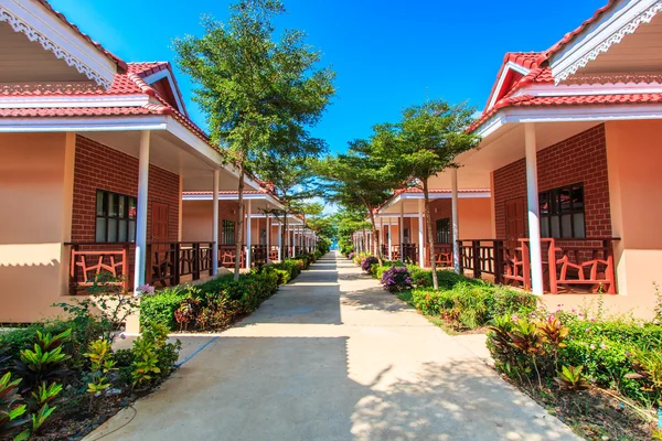 Resort hotel and bungalow — Stock Photo, Image