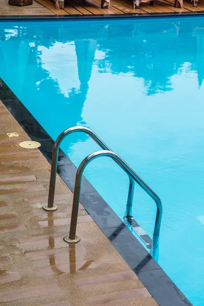 Piscina azul — Fotografia de Stock