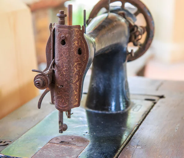 Oude naaimachine — Stockfoto