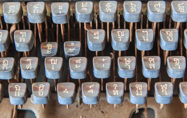 Антикварная пишущая машинка — стоковое фото
