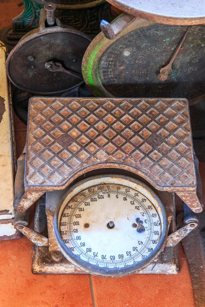 Old scales — Stock Photo, Image