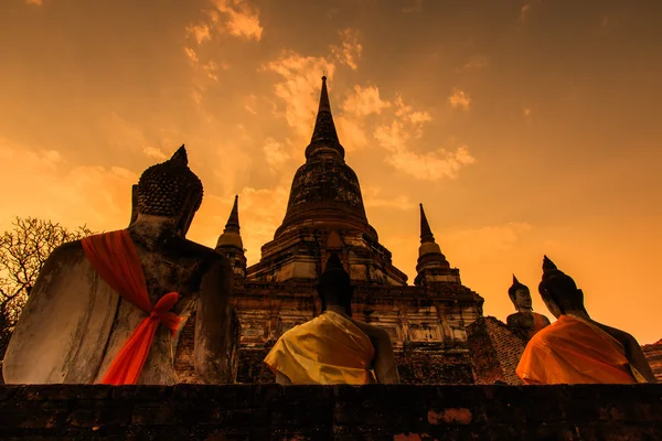 Starý Buddha ve starém městě — Stock fotografie