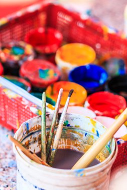 Eski boya sanatçı Boya fırçaları boyalar ve fırçalar