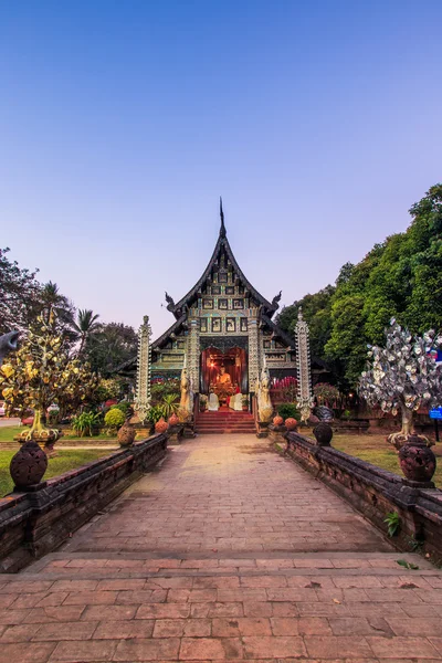 Templo de madeira velho de Wat Lok Molee — Fotografia de Stock