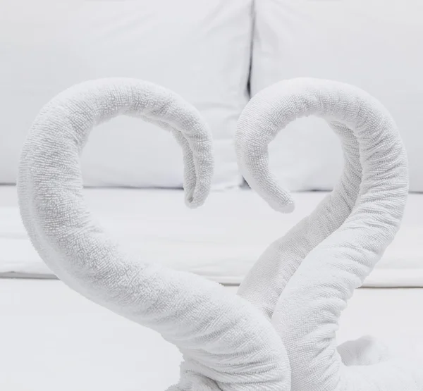 Swans made from towels — Stock Photo, Image