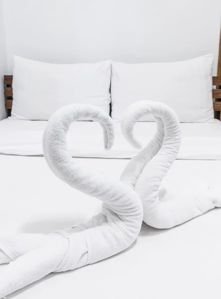 Swans made from towels — Stock Photo, Image