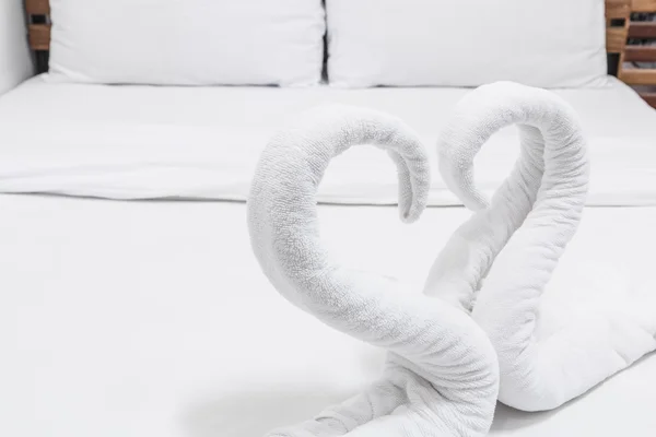 Swans made from towels — Stock Photo, Image