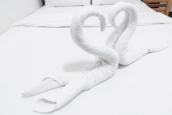 Swans made from towels — Stock Photo, Image