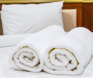 Yatak - yatakta havlu