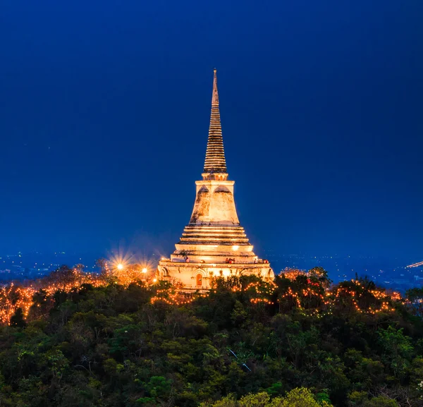 Twilight könnyű esti fényben a Phra Nakhon Khiri Phetchaburi — Stock Fotó