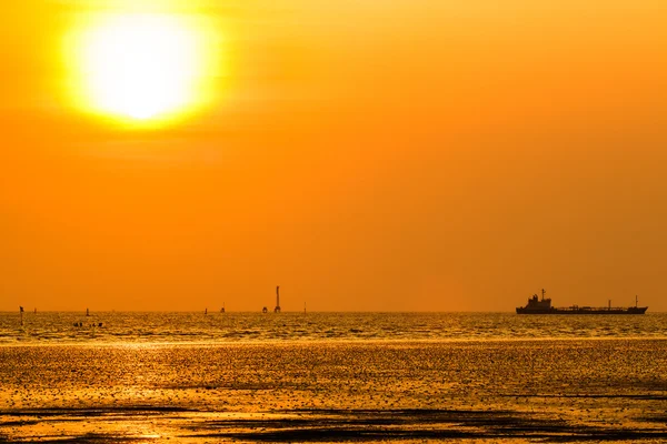 Beautiful sunset above the sea — Stock Photo, Image