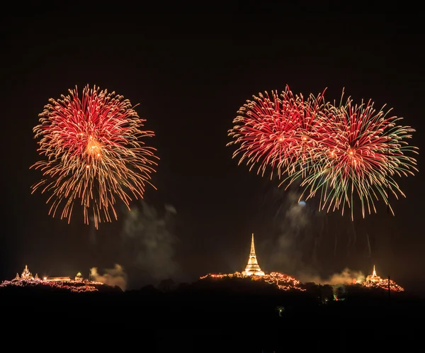 Hermosos fuegos artificiales — Foto de Stock