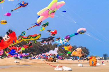 15 Tayland Uluslararası Uçurtma Şenliği