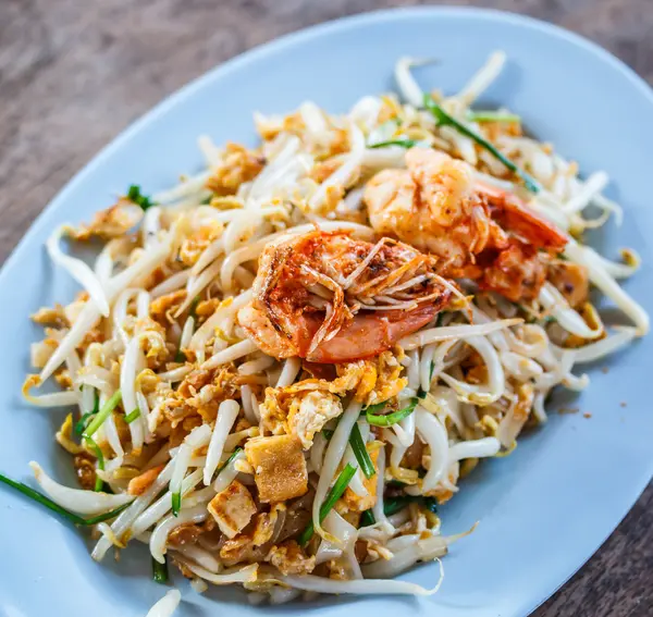 Fideos de arroz fritos — Foto de Stock