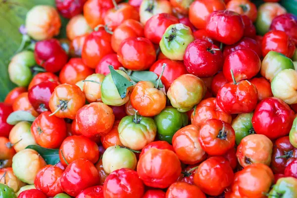 Fresh cherries — Stock Photo, Image