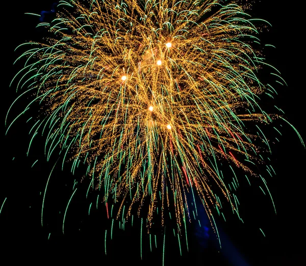 Hermosos fuegos artificiales — Foto de Stock