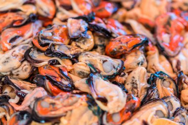 İstiridye midye omlet Chili sos ile