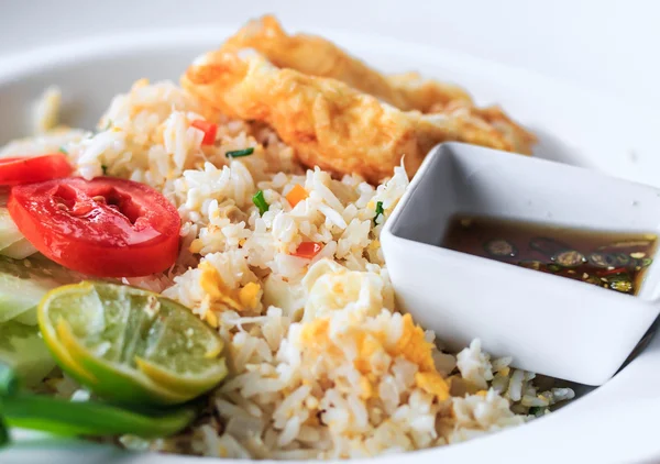Smażony ryż w tajskim stylu — Zdjęcie stockowe