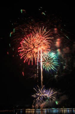 güzel renkli tatil havai fişek