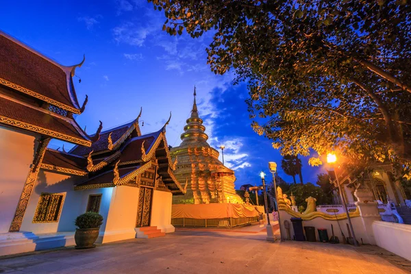 Świątynia Wat Phra Sri Chomtong — Zdjęcie stockowe