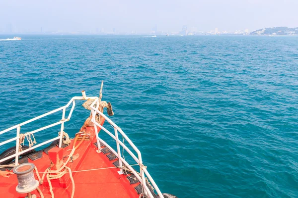 Front view of  ship — Stock Photo, Image