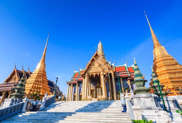 Temple of  Emerald Buddha in Bangkok — Stock Photo, Image