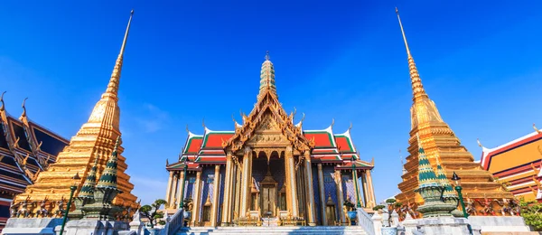 Temple of  Emerald Buddha in Bangkok — Stock Photo, Image