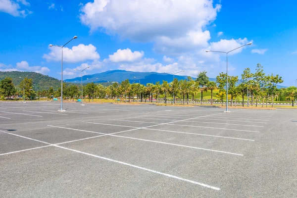 Empty parking lot — Stock Photo, Image