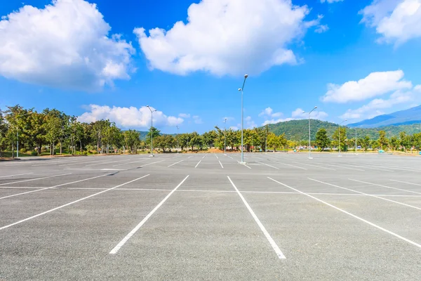 Empty parking lot — Stock Photo, Image