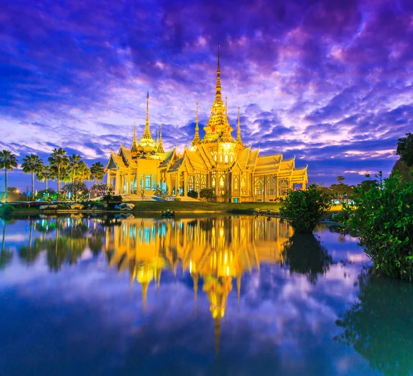 Templo do budismo na Tailândia — Fotografia de Stock
