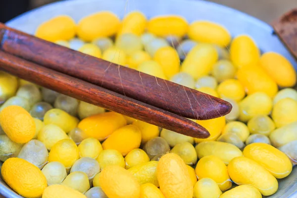 Maceta para preparar una seda — Foto de Stock