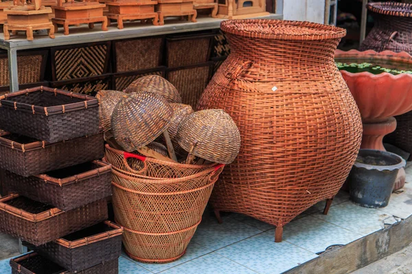 Korbflechter aus Bambus — Stockfoto