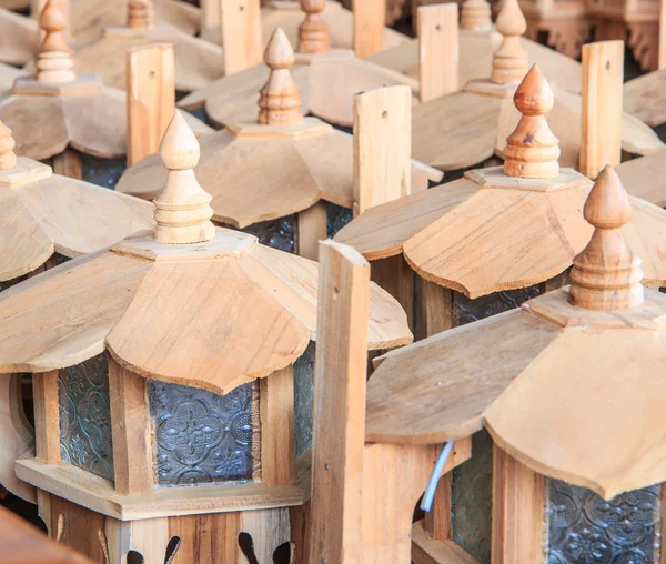 Las lámparas están hechas de madera — Foto de Stock
