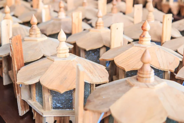 Lampen zijn gemaakt van hout — Stockfoto