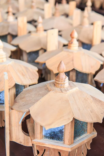 Lampen zijn gemaakt van hout — Stockfoto